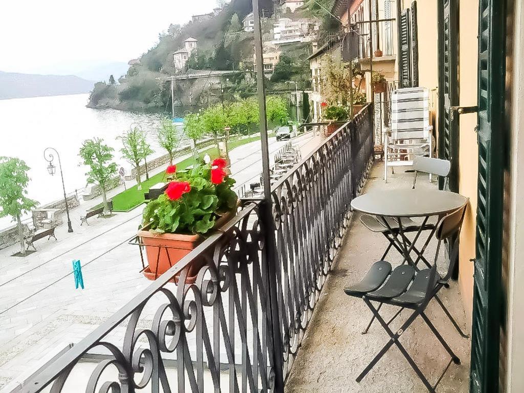 Piazzetta Lago Канобио Екстериор снимка